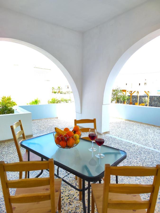 Oasis Apartments Perissa  Buitenkant foto